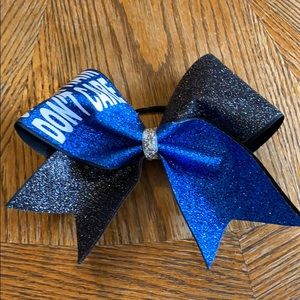 Cheer bow